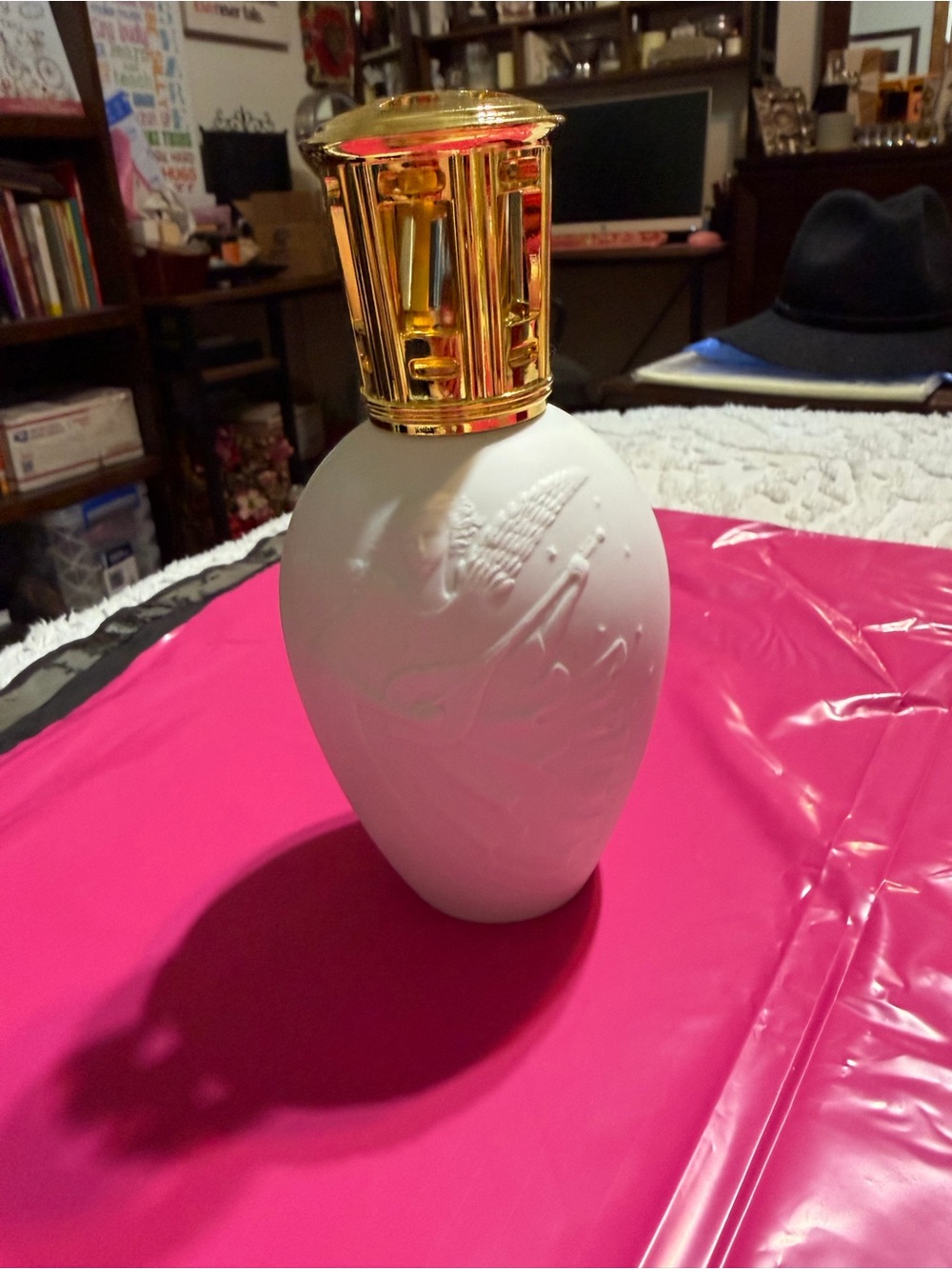 Lampe Berger White Ceramic Fragrance Lantern with Gold Vent Cap Artoria Limoges - Picture 2 of 8